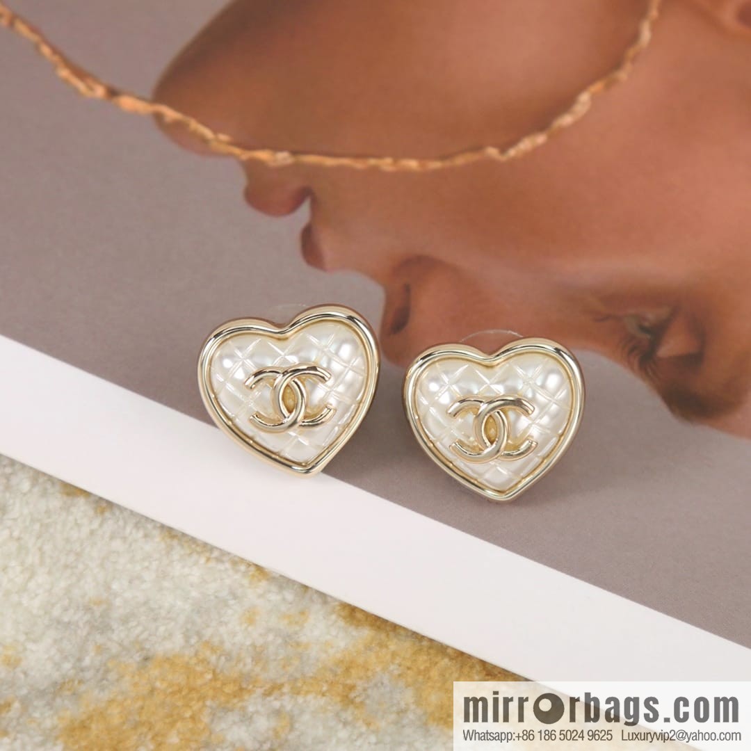 New ☑️ Chanel c1 double c rhombus peach heart love stud earrings