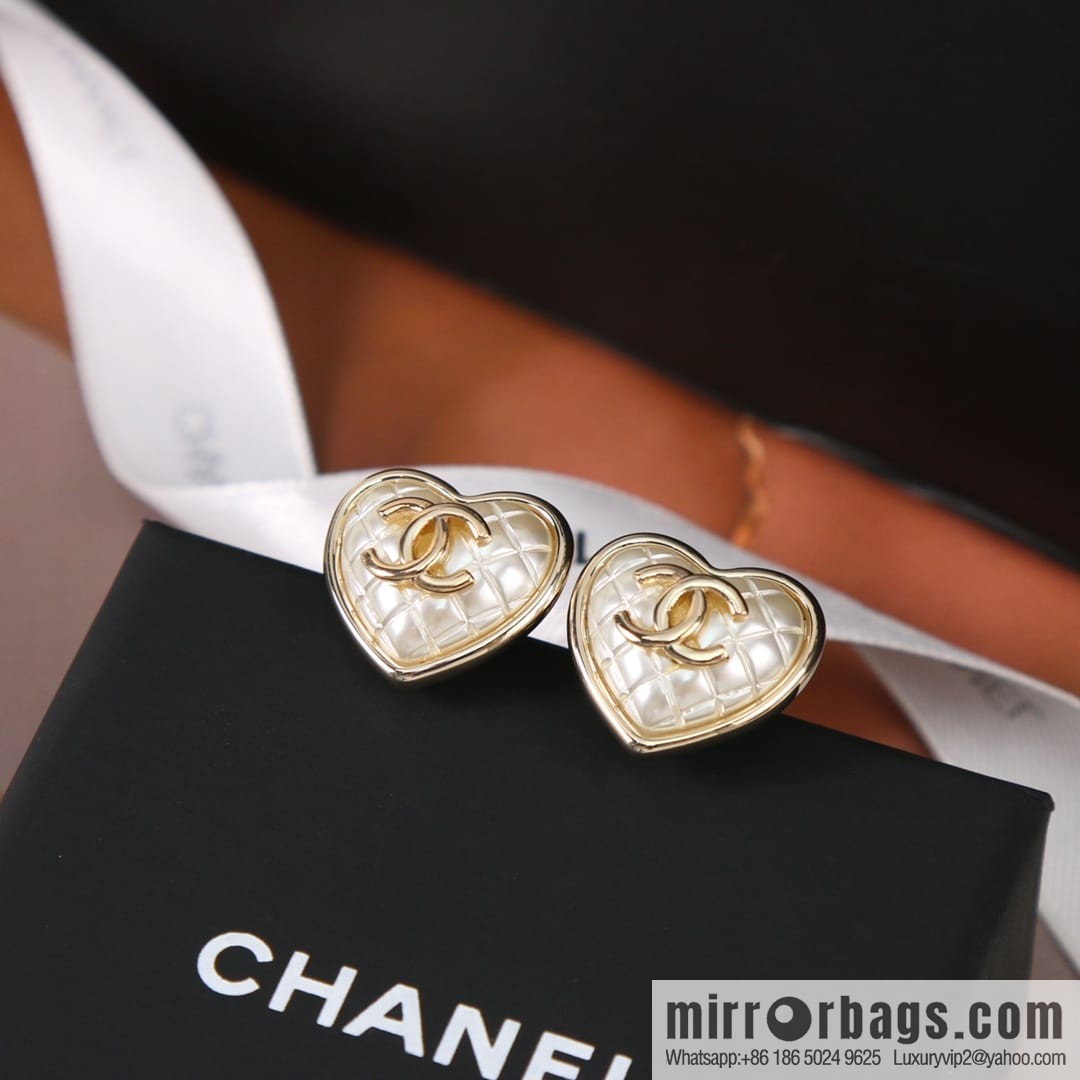 New ☑️ Chanel c1 double c rhombus peach heart love stud earrings