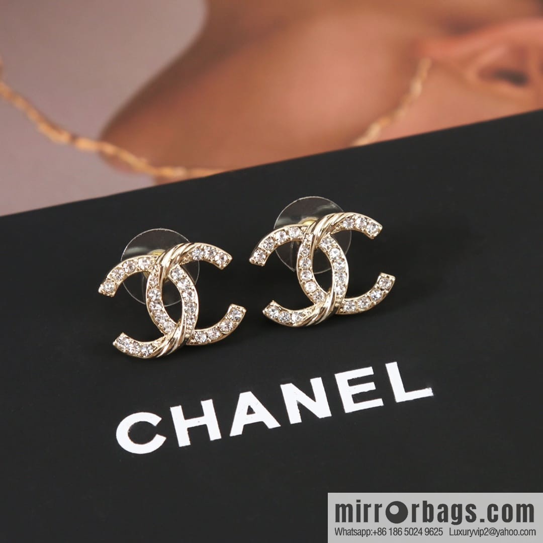 New ☑️ Chanel c1 double c fish pattern tail stud earrings