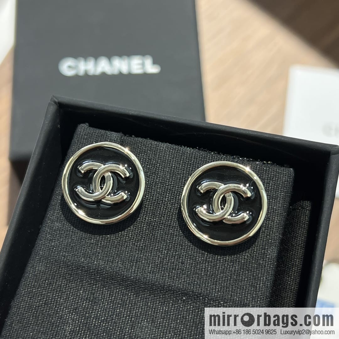New ☑️ Chanel c1 double c round black stud earrings