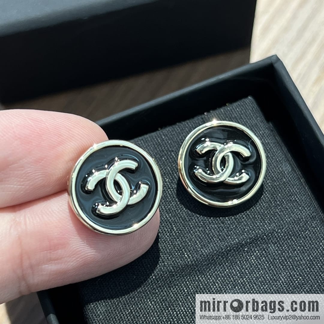 New ☑️ Chanel c1 double c round black stud earrings
