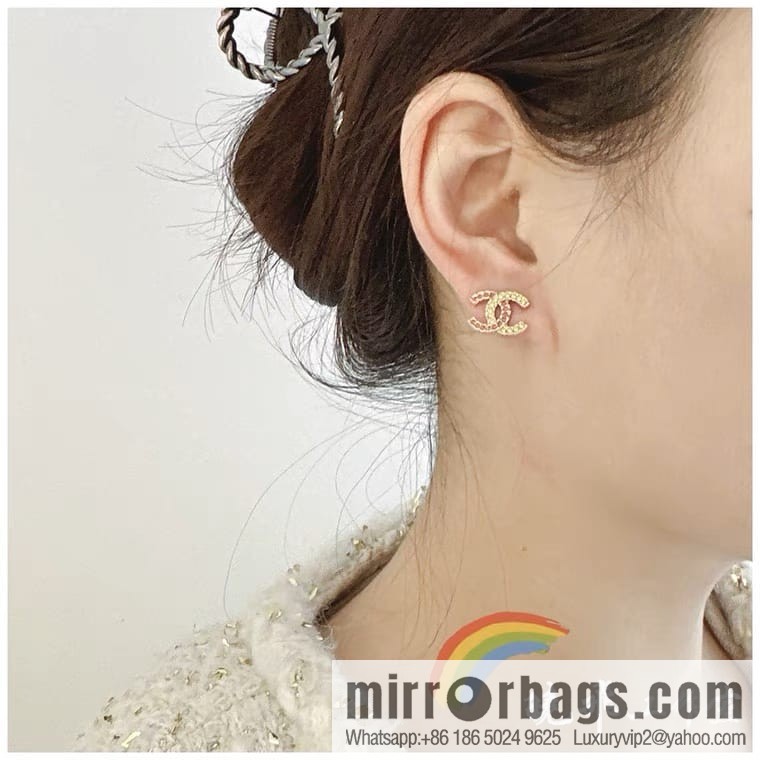 New ☑️ Chanel c1 double c color diamond color matching earrings