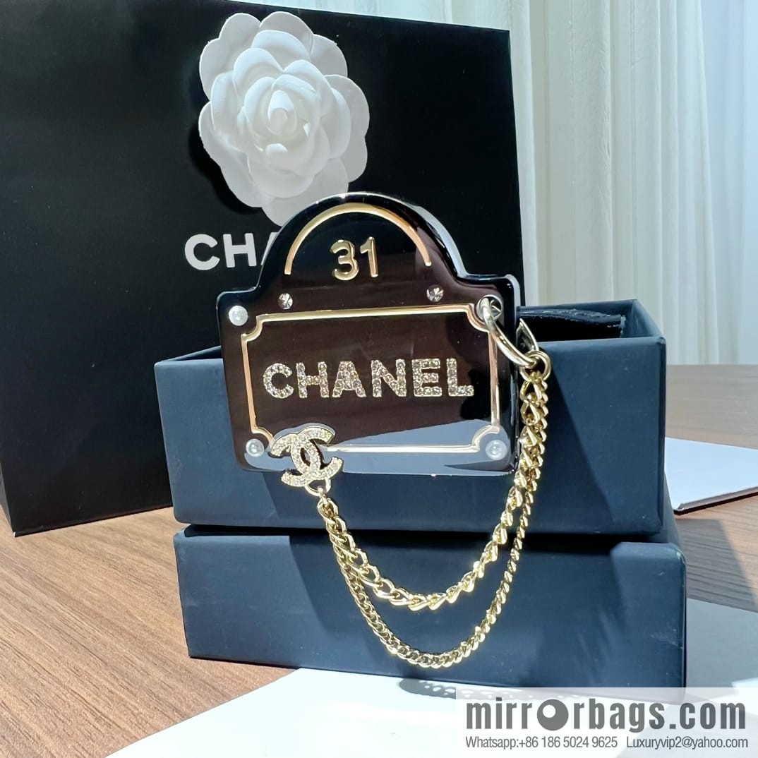 New ☑️ Chanel black brooch chain strap shopping bag brooch