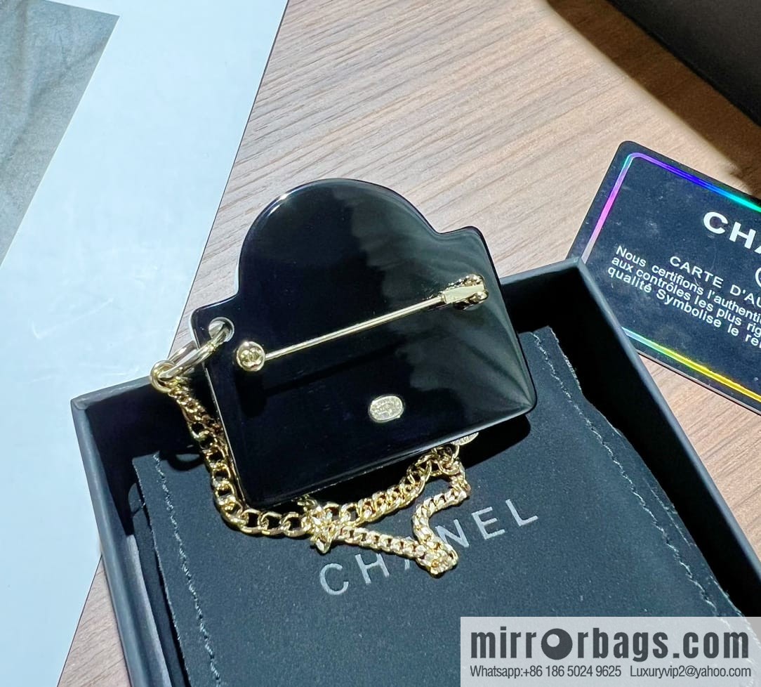 New ☑️ Chanel black brooch chain strap shopping bag brooch