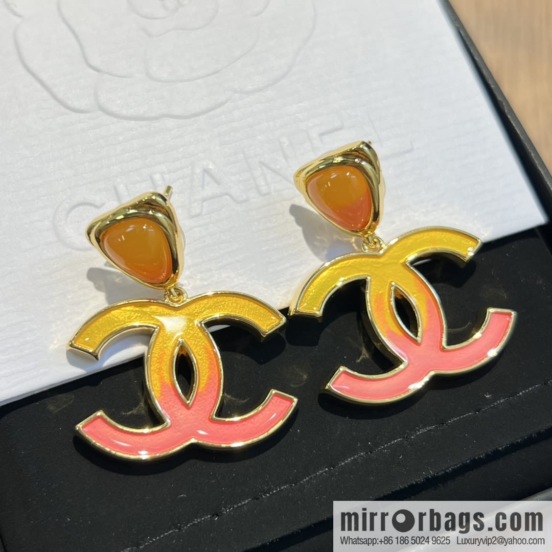 New ☑️ Chanel c2 double c gradual change pink stud earrings