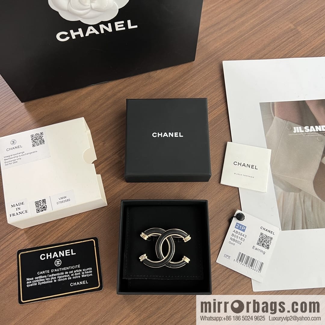 New ☑️ Chanel double c black leather brooch necklace