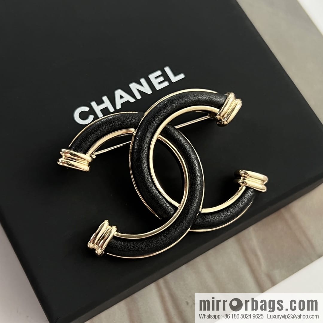 New ☑️ Chanel double c black leather brooch necklace