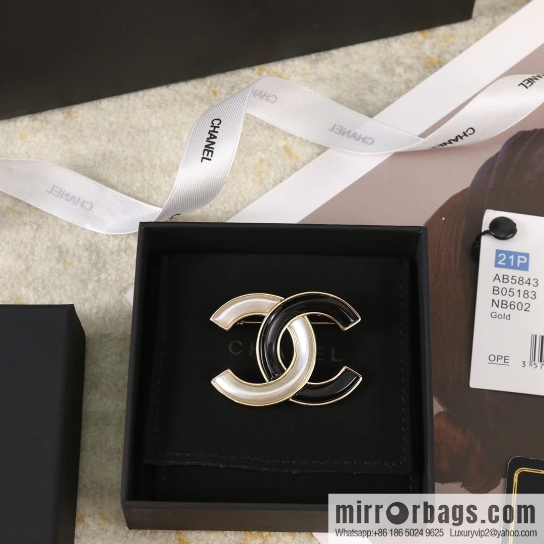 New ☑️ Chanel double c black and white brooch