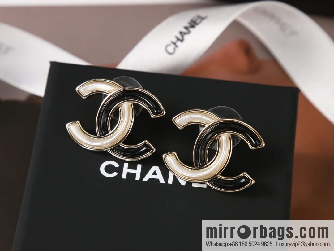 New ☑️ Chanel c1 double c black and white stud earrings