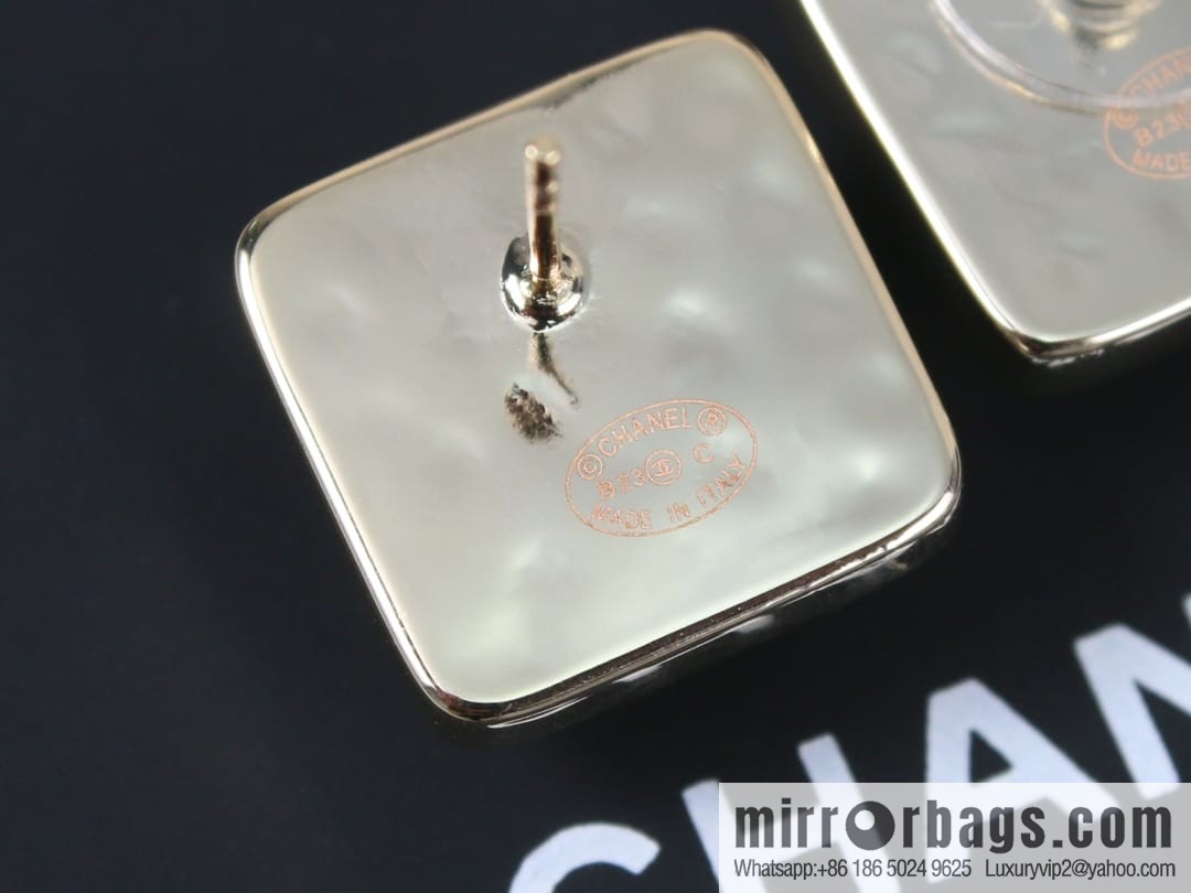 New ☑️ Chanel c1 double c square stud earrings