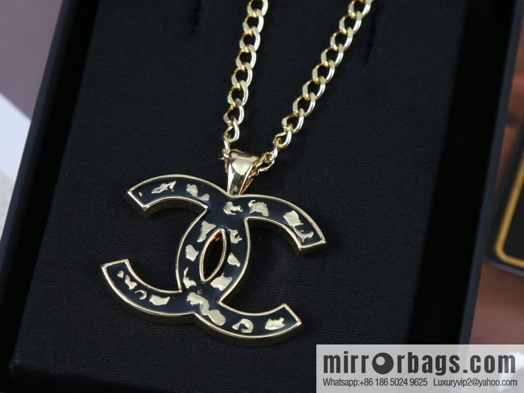 New ☑️ Chanel double c black enamel necklace