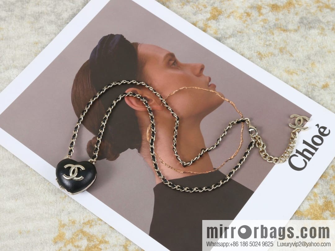 New ☑️ Chanel double c peach heart love mirror necklace
