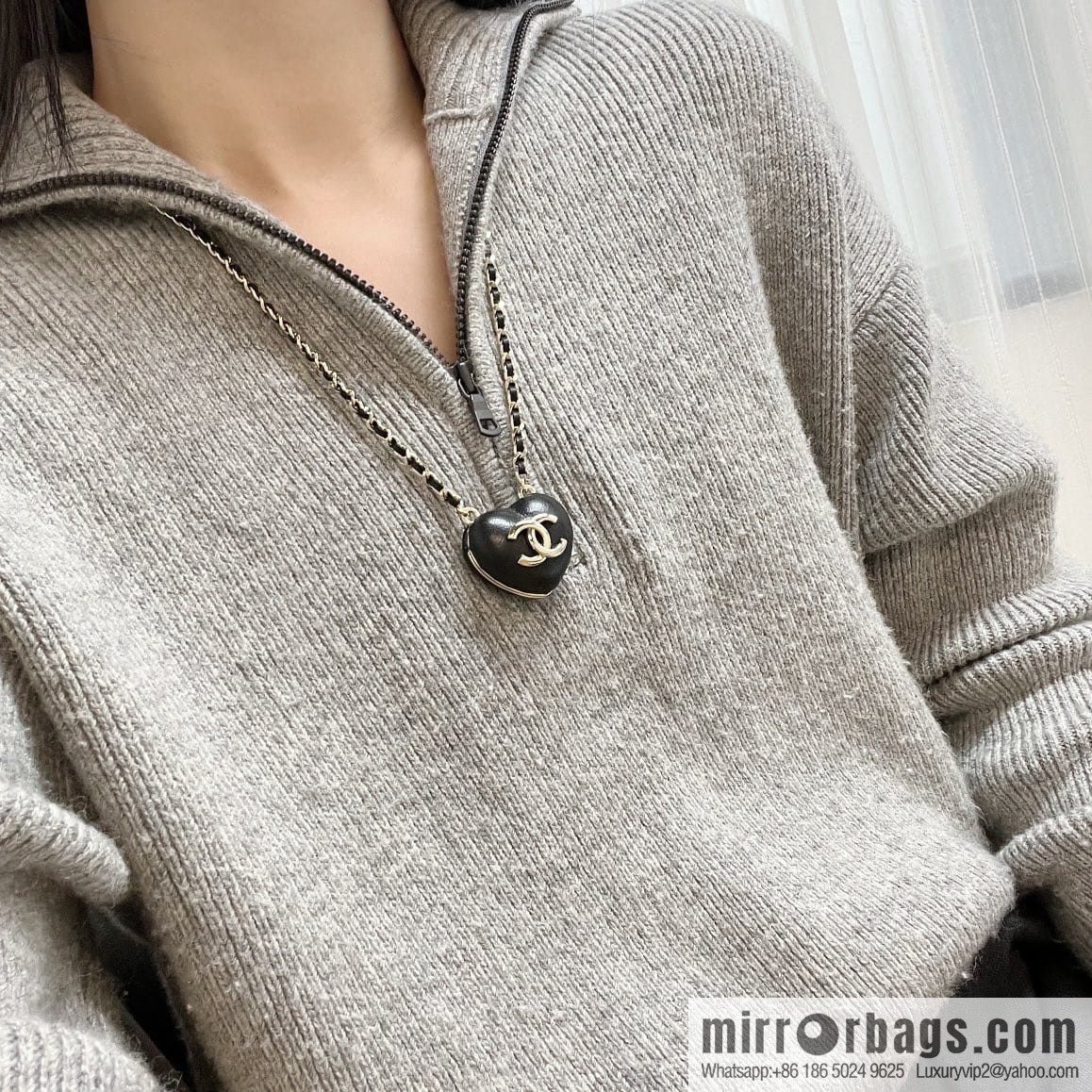 New ☑️ Chanel double c peach heart love mirror necklace