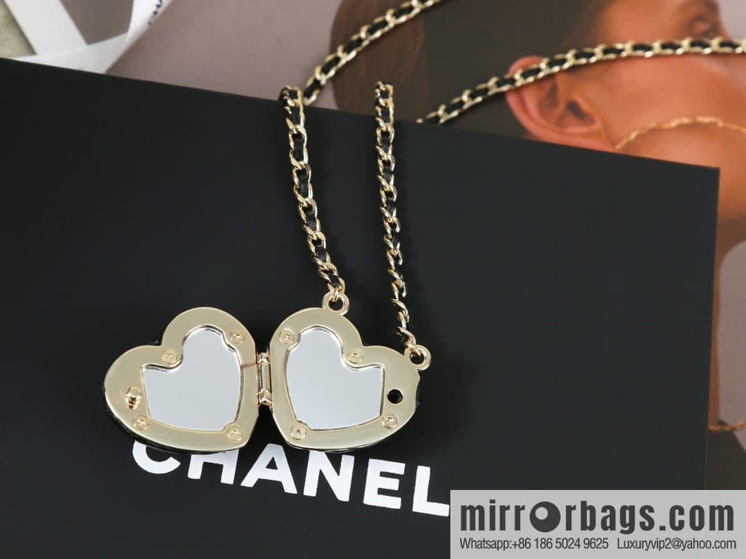 New ☑️ Chanel double c peach heart love mirror necklace