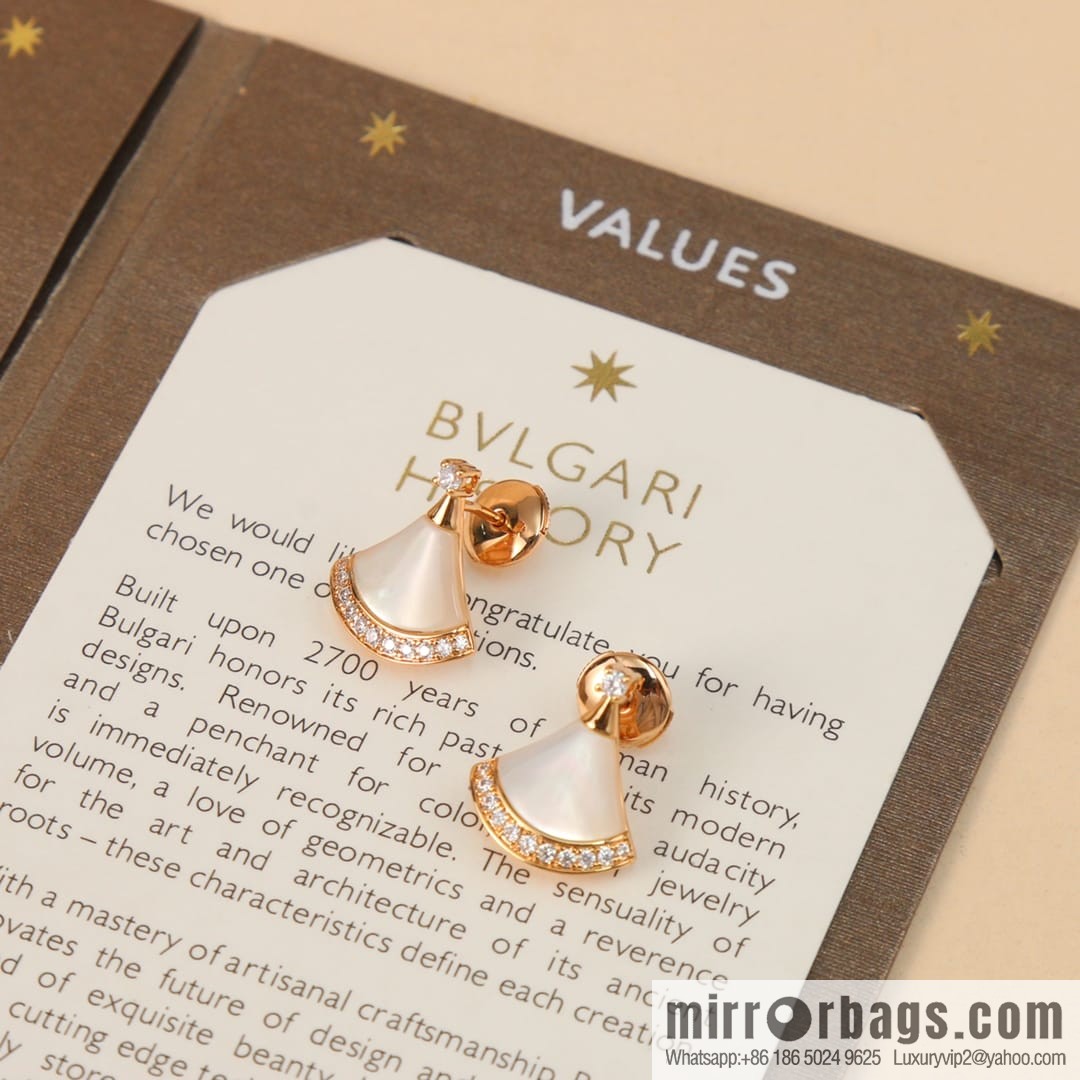 BVLGARI Bulgari classic red chalcedony white fritillary fan necklace stud earrings