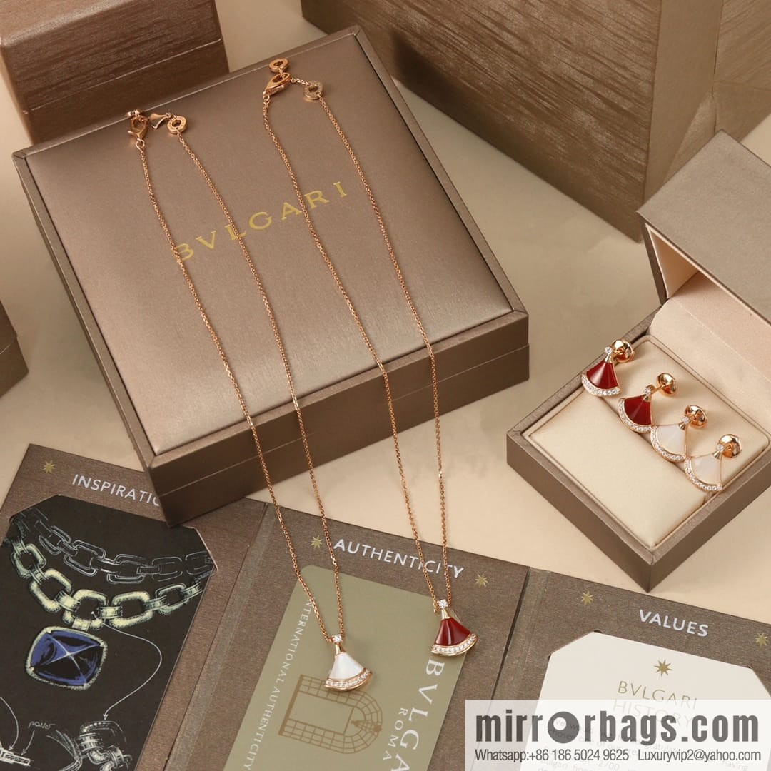 BVLGARI Bulgari classic red chalcedony white fritillary fan necklace stud earrings