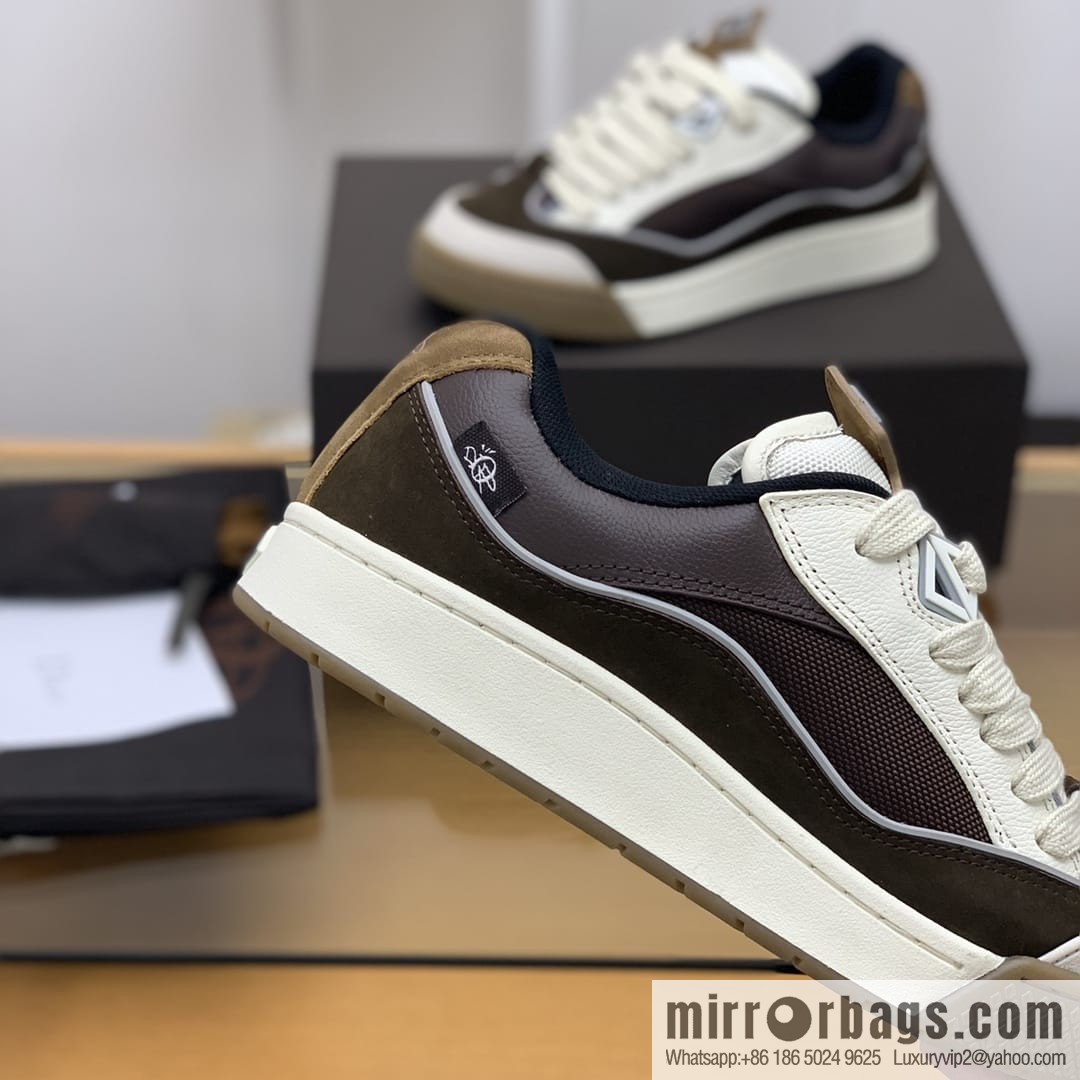 Dior uses granular calfskin with breathable mesh men's casual retro sneakers