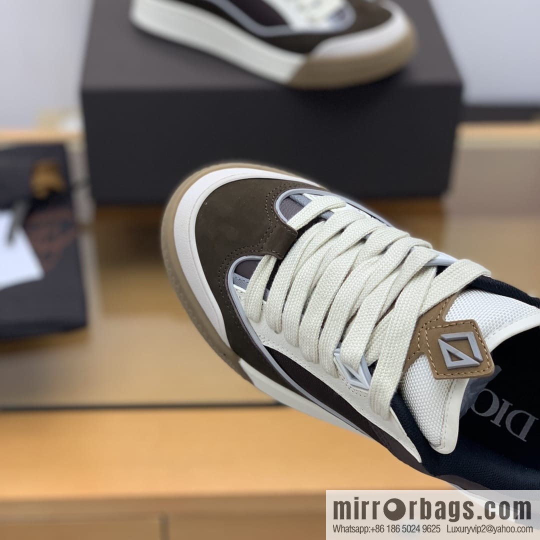 Dior uses granular calfskin with breathable mesh men's casual retro sneakers