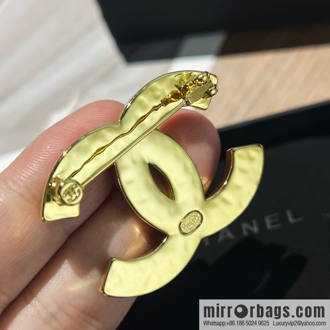 New ☑️ Chanel double c glazed enamel black brooch