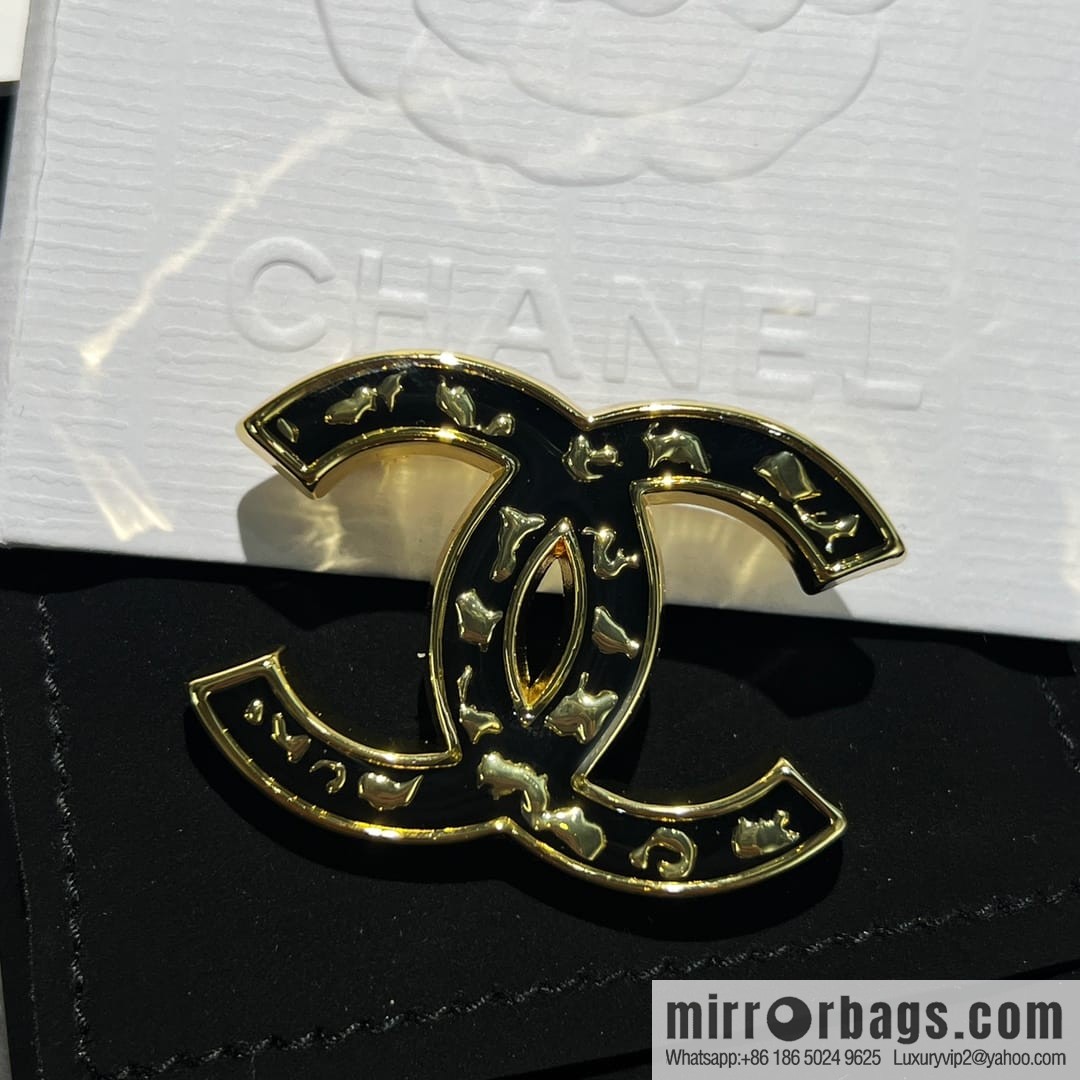 New ☑️ Chanel double c glazed enamel black brooch