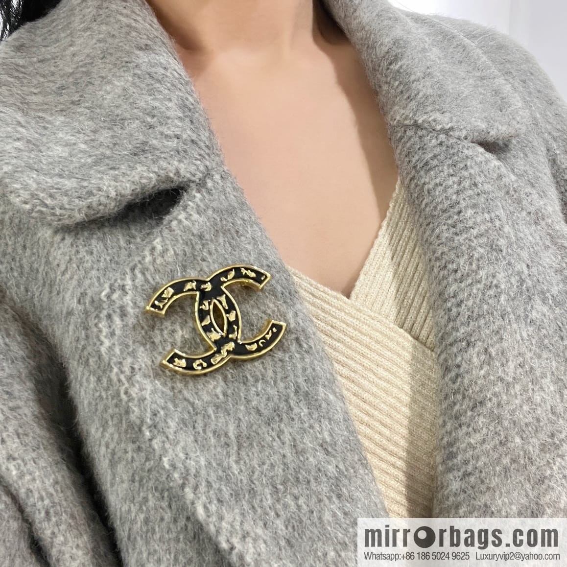New ☑️ Chanel double c glazed enamel black brooch