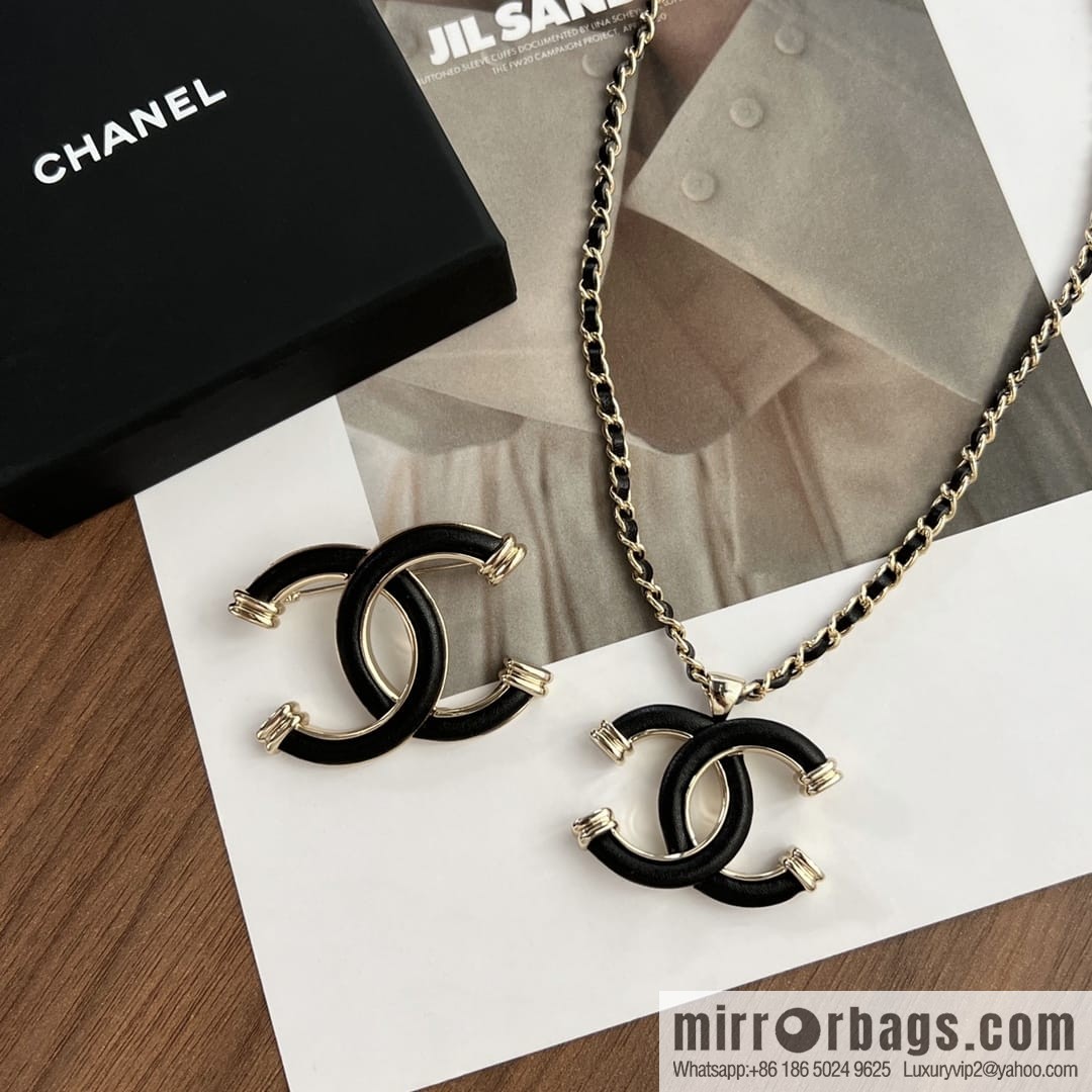 New ☑️ Chanel double c black leather brooch necklace