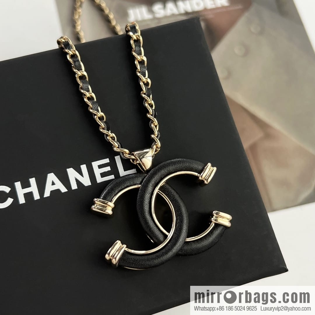 New ☑️ Chanel double c black leather brooch necklace