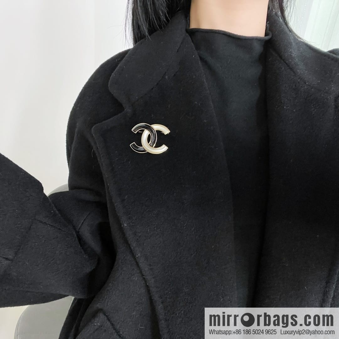 New ☑️ Chanel double c black and white brooch