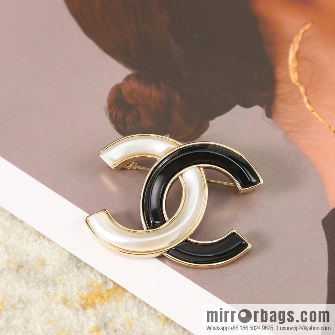 New ☑️ Chanel double c black and white brooch