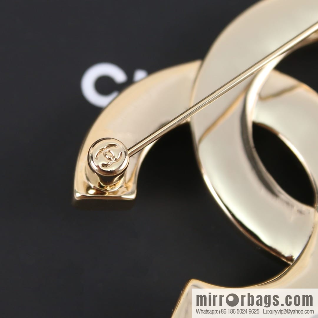 New ☑️ Chanel double c black and white brooch