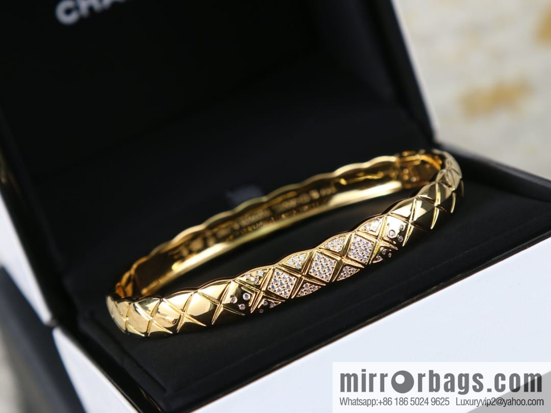 New ☑️ Chanel coco crush series rhombus bracelet bracelet