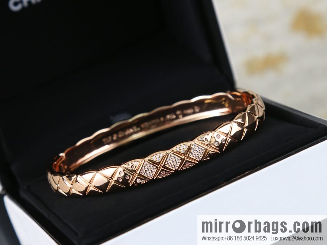 New ☑️ Chanel coco crush series rhombus bracelet bracelet