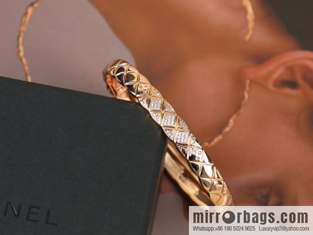 New ☑️ Chanel coco crush series rhombus bracelet bracelet
