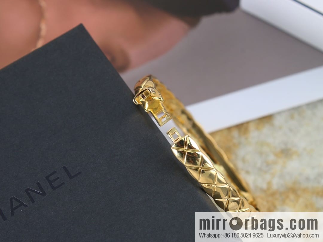 New ☑️ Chanel coco crush series rhombus bracelet bracelet