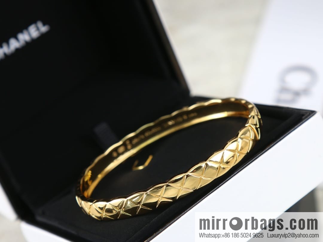 New ☑️ Chanel coco crush series rhombus bracelet bracelet