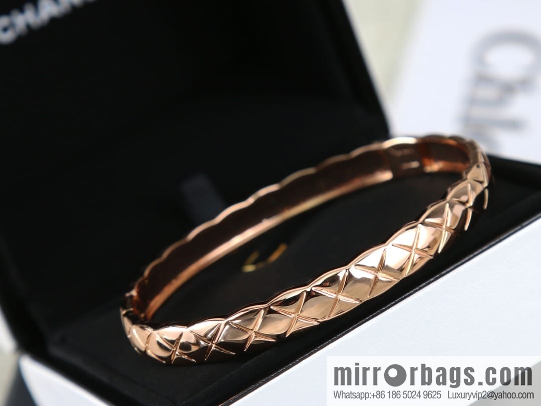 New ☑️ Chanel coco crush series rhombus bracelet bracelet