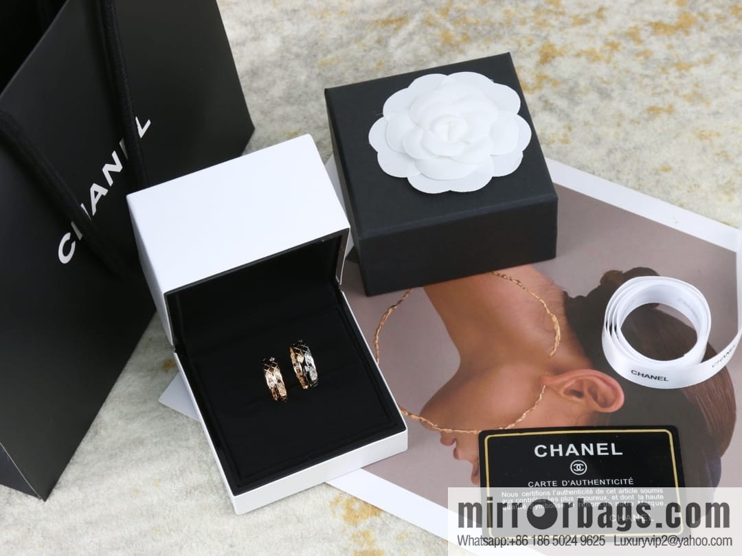 New ☑️ Chanel coco crushing series rhombus ring