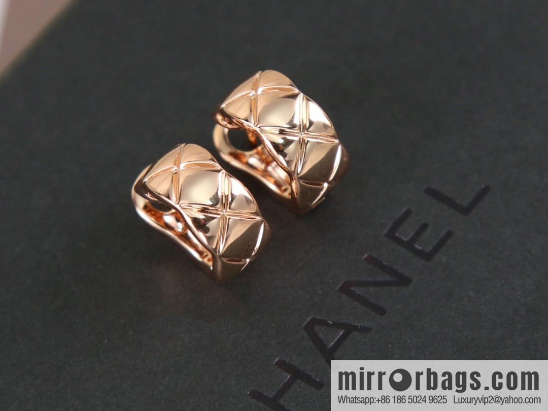 New ☑️ Chanel coco crush series rhombus earrings