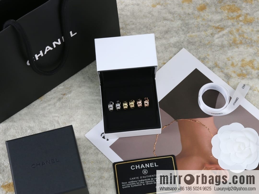 New ☑️ Chanel coco crush series rhombus earrings