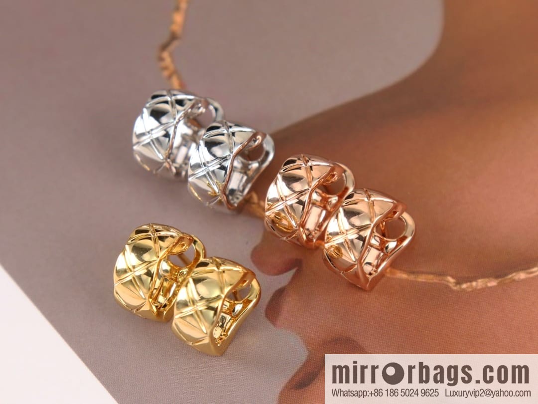 New ☑️ Chanel coco crush series rhombus earrings