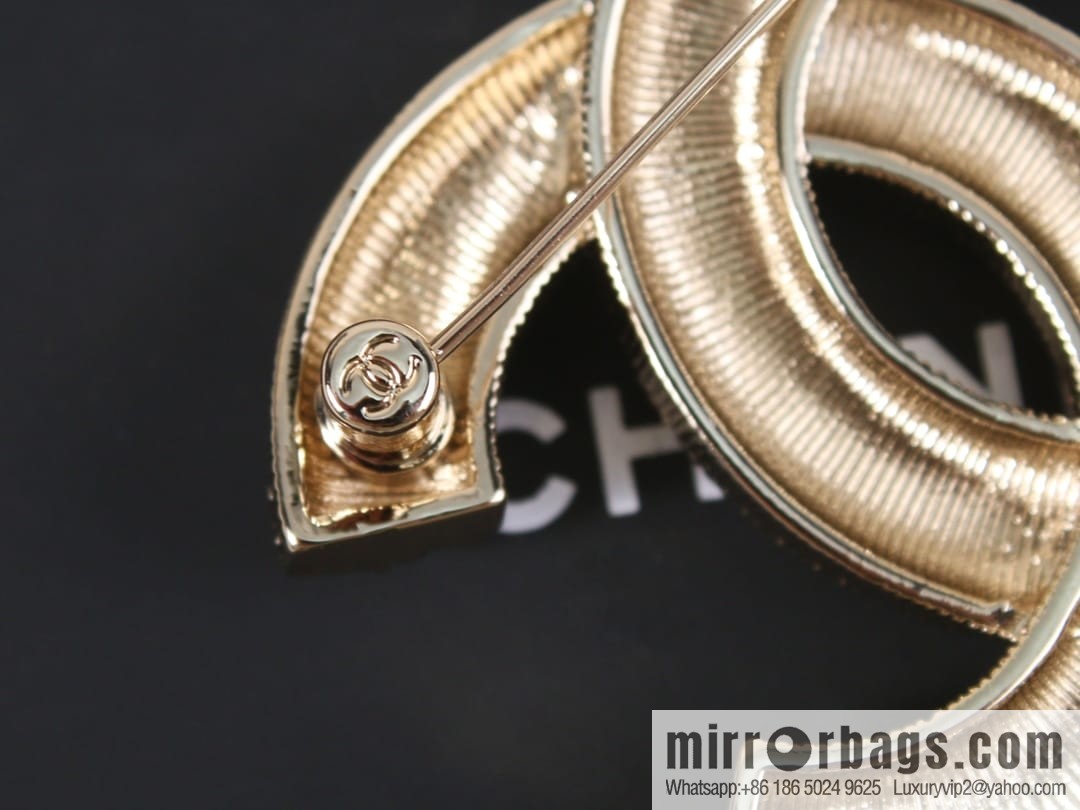 New ☑️ Chanel Chanel Double C Diamond Brooch