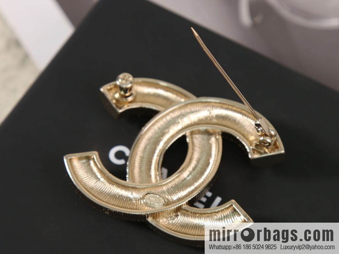 New ☑️ Chanel Chanel Double C Diamond Brooch