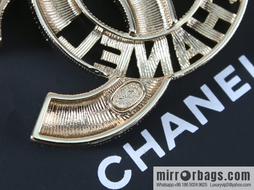 New ☑️ Chanel double c colored diamond cut-out brooch