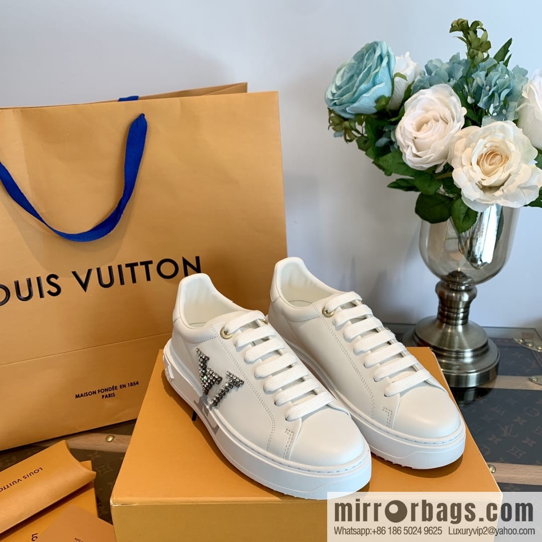 LV/Louis Vuitton 𝟐𝟎𝟐𝟐|𝐓𝐢𝐦𝐞 𝐨𝐮𝐭 series rhinestone logo white shoes