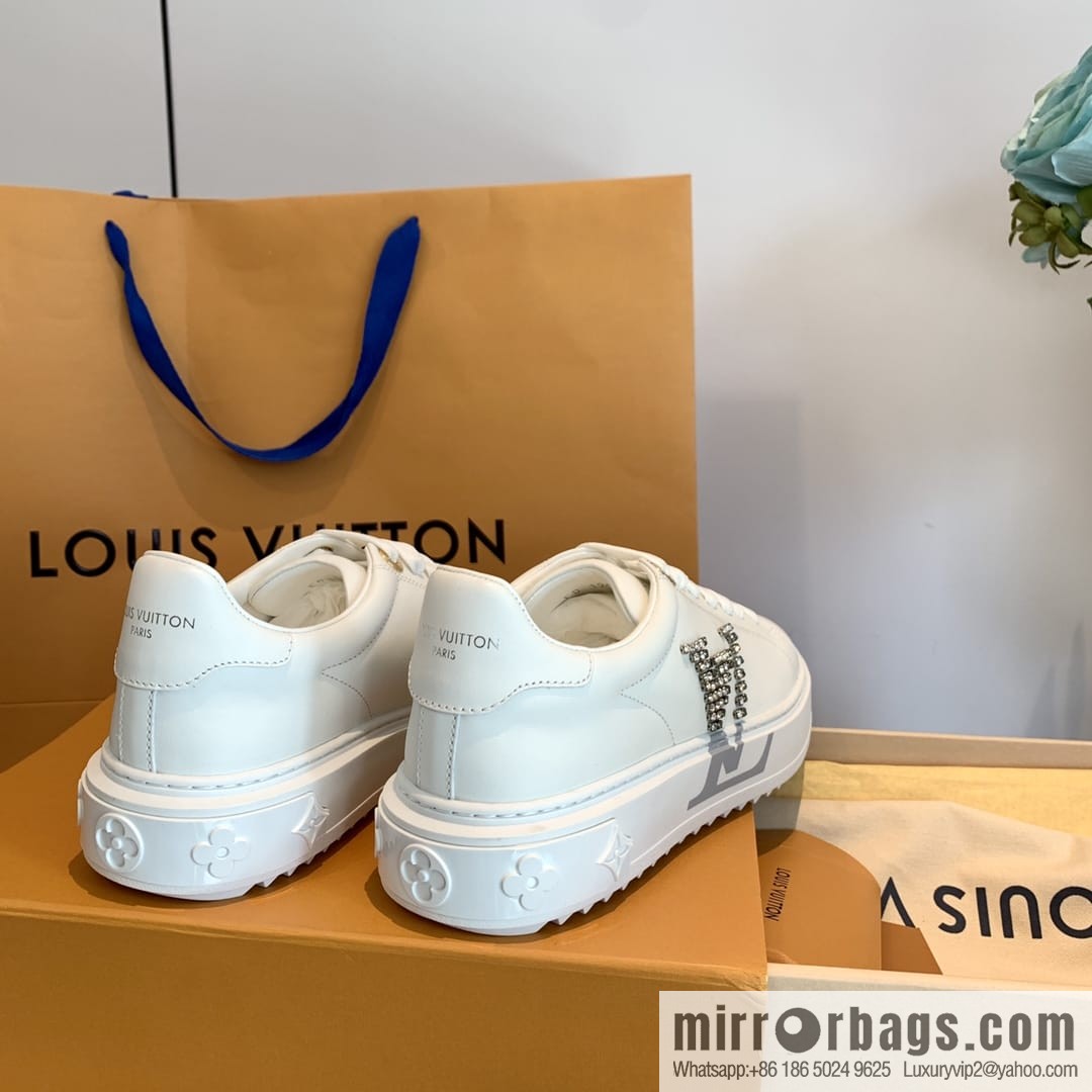 LV/Louis Vuitton 𝟐𝟎𝟐𝟐|𝐓𝐢𝐦𝐞 𝐨𝐮𝐭 series rhinestone logo white shoes