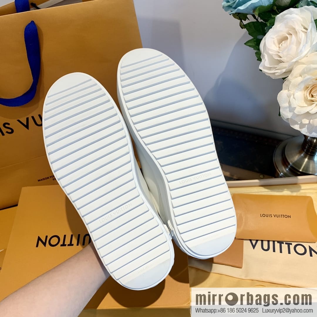 LV/Louis Vuitton 𝟐𝟎𝟐𝟐|𝐓𝐢𝐦𝐞 𝐨𝐮𝐭 series rhinestone logo white shoes
