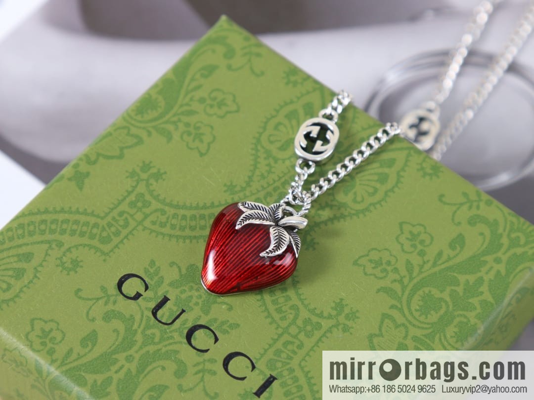 New Gucci Gucci strawberry 🍓 necklace bracelet stud earrings