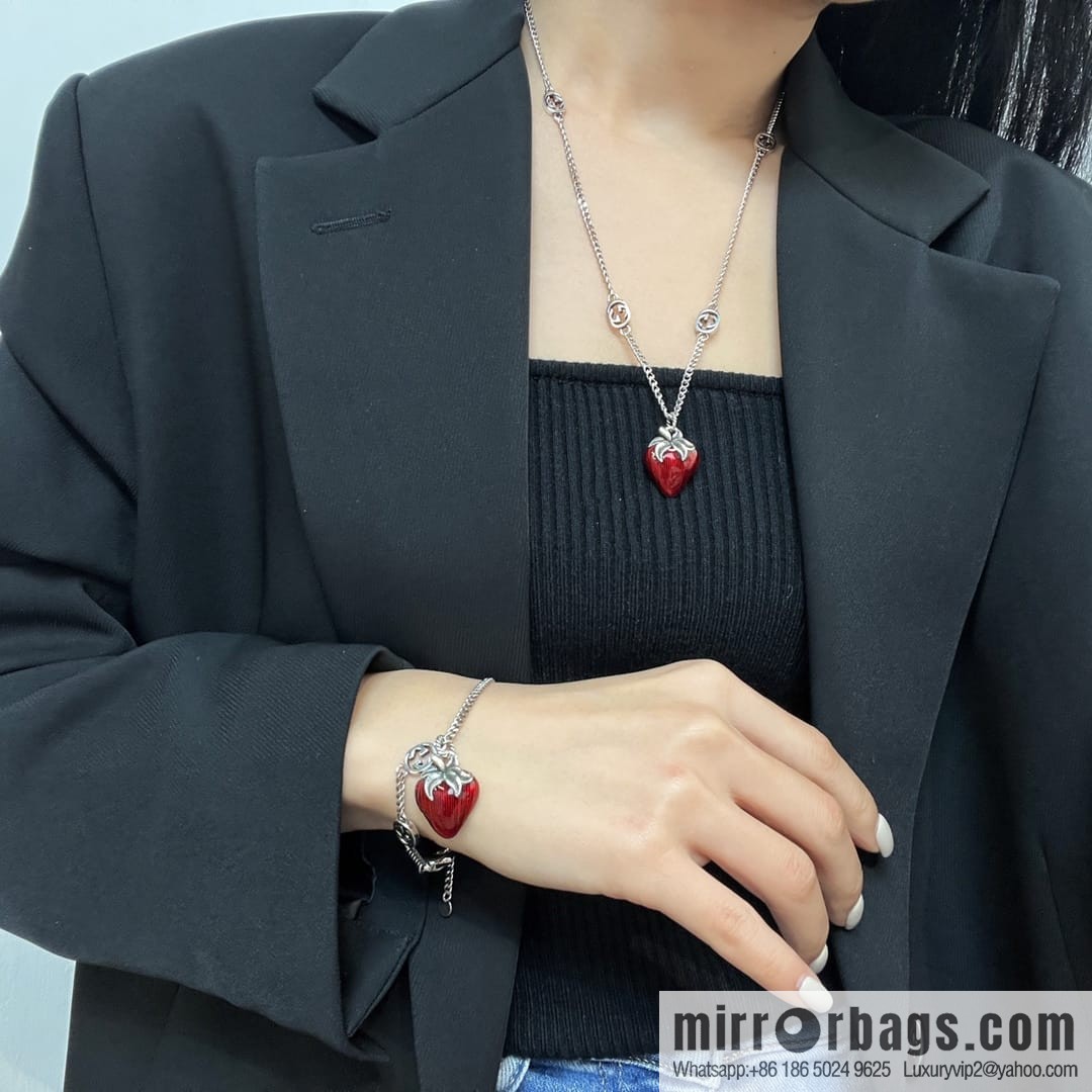 New Gucci Gucci strawberry 🍓 necklace bracelet stud earrings