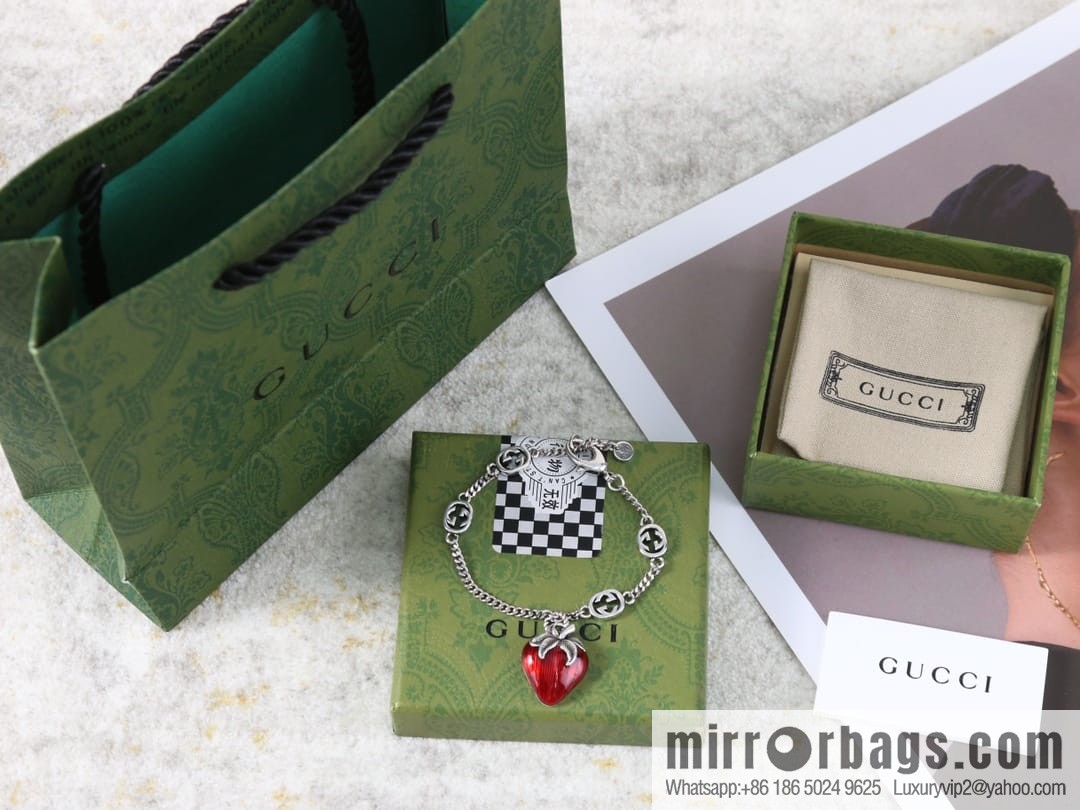 New Gucci Gucci strawberry 🍓 necklace bracelet stud earrings
