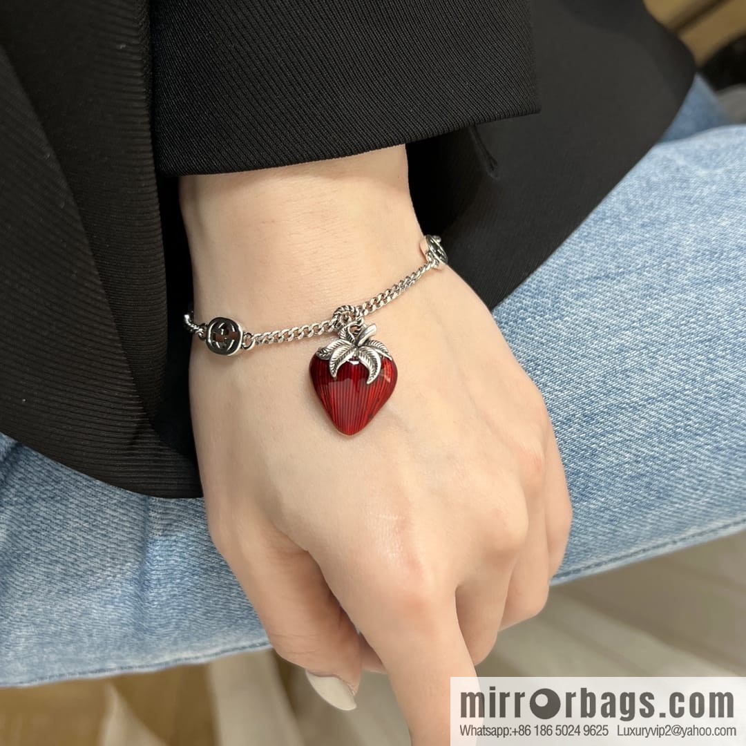 New Gucci Gucci strawberry 🍓 necklace bracelet stud earrings